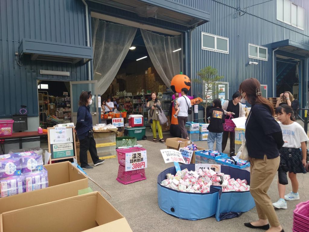 マーシェル倉庫内販売